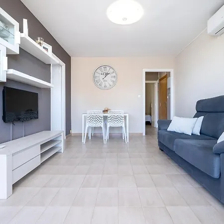 Hauzify I Punta Del Cavall Apartment *